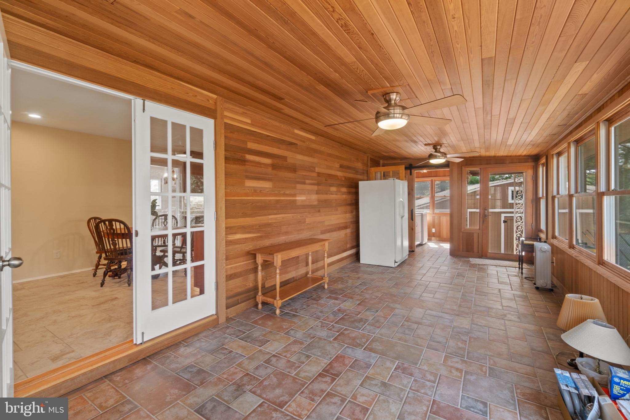 4 CENTERHILL COURT
