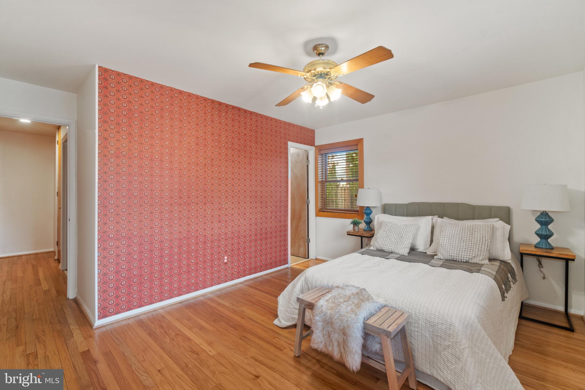 4 CENTERHILL COURT