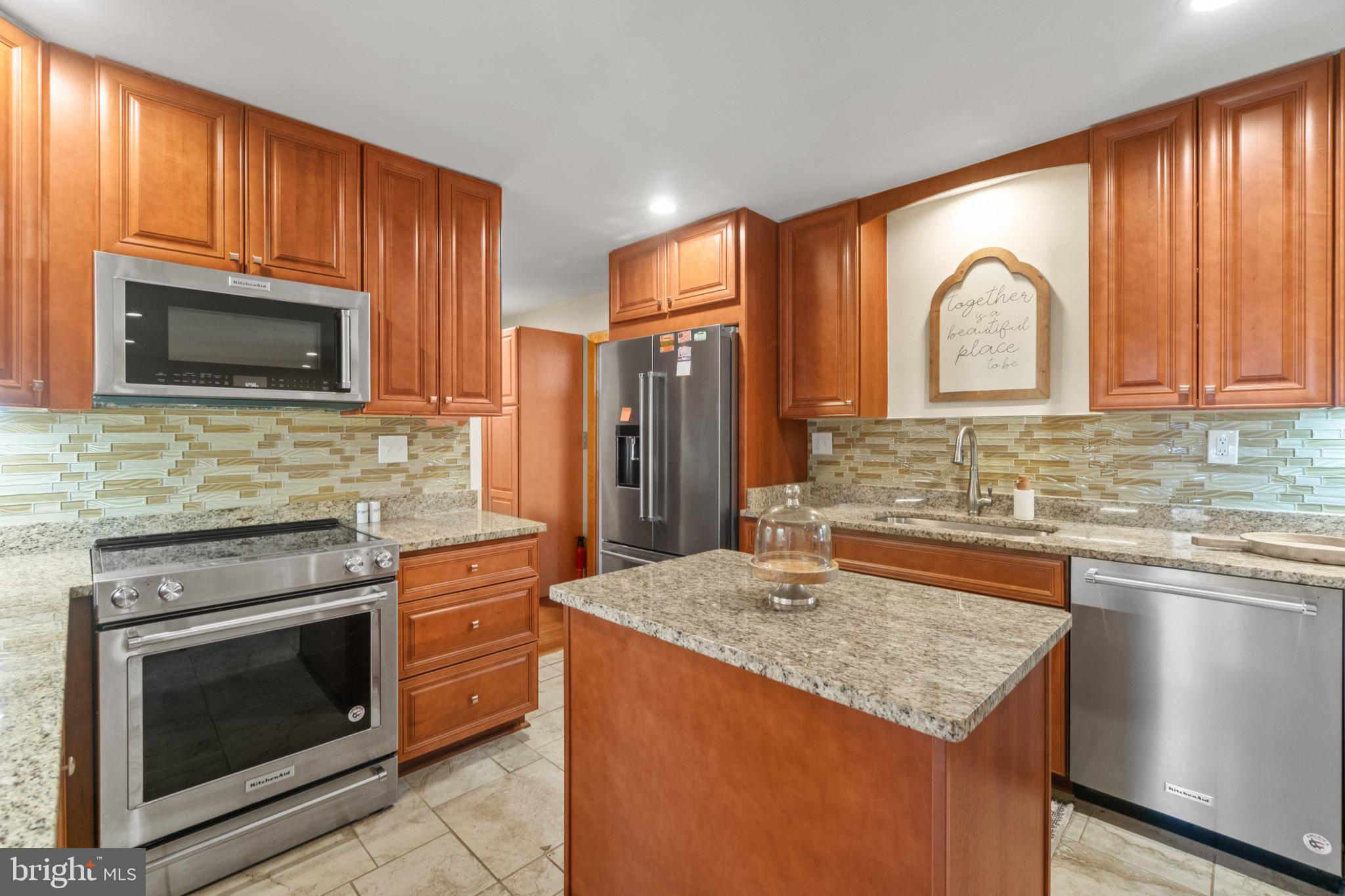 4 CENTERHILL COURT