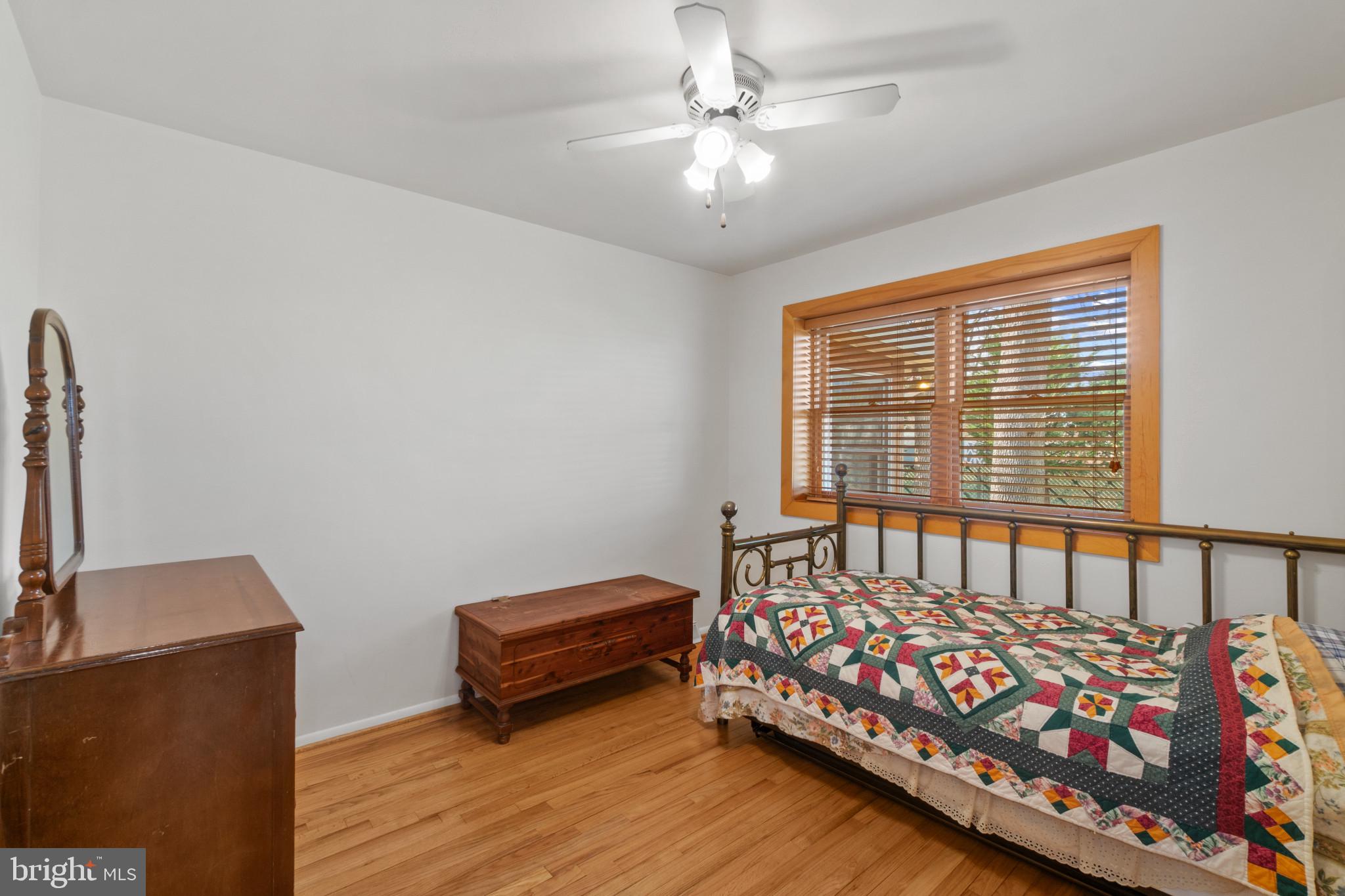 4 CENTERHILL COURT