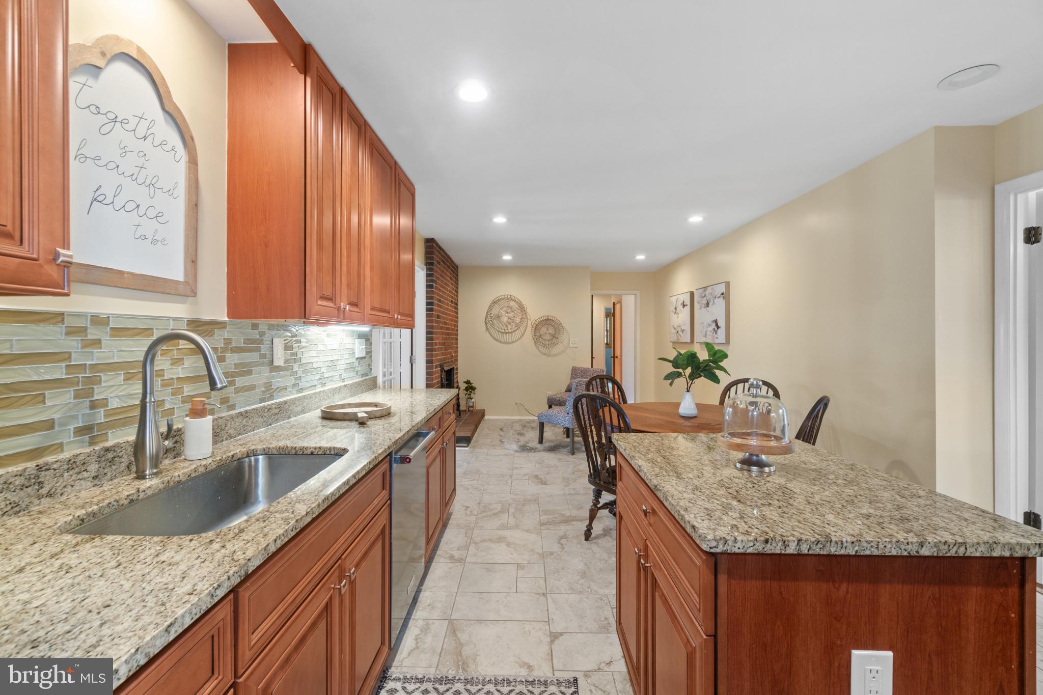 4 CENTERHILL COURT