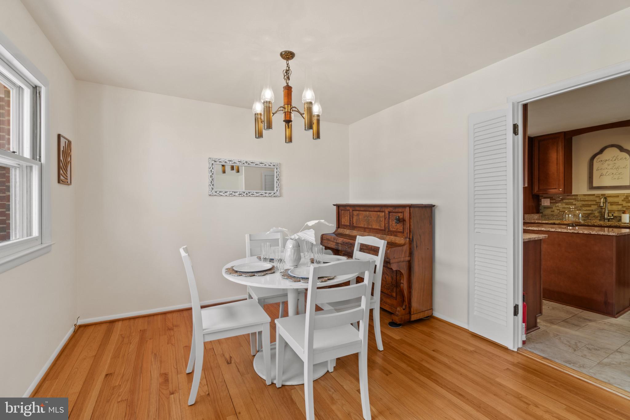 4 CENTERHILL COURT