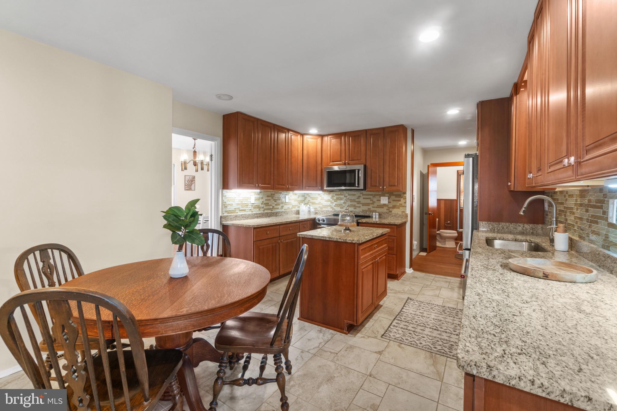 4 CENTERHILL COURT