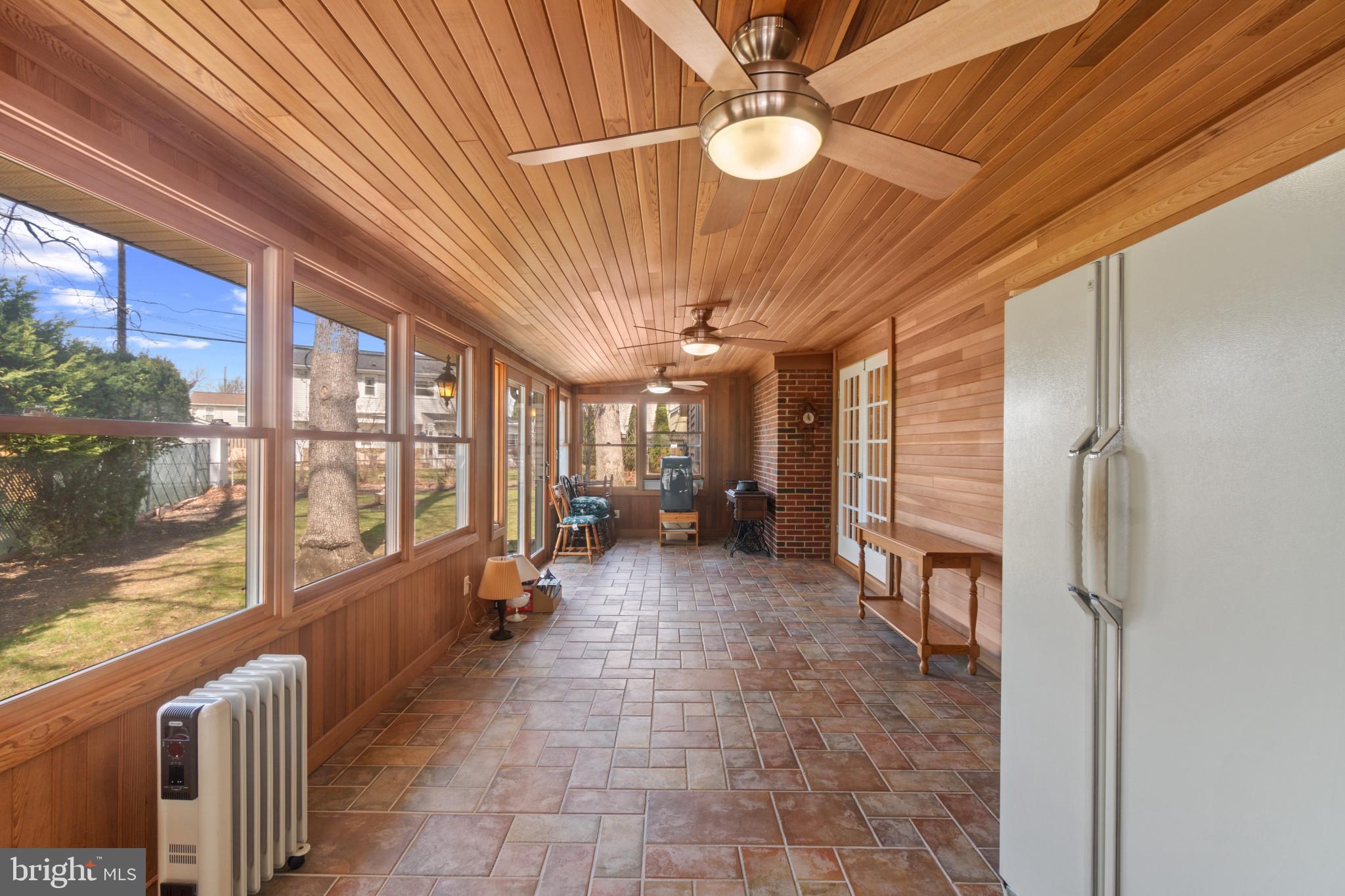 4 CENTERHILL COURT