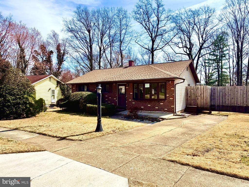 545 CRESTPARK DRIVE