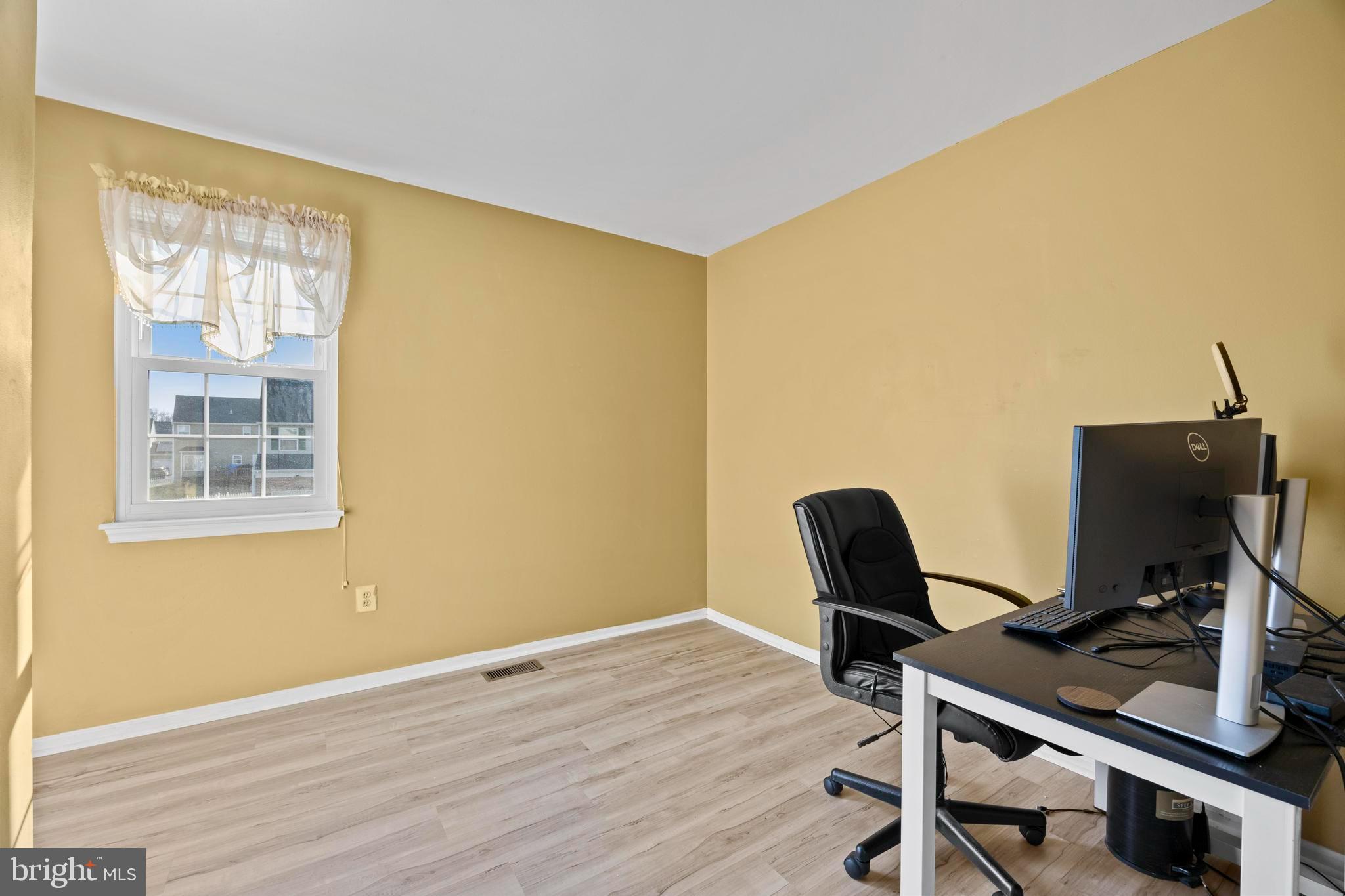 9046 TARPLEYS CIRCLE