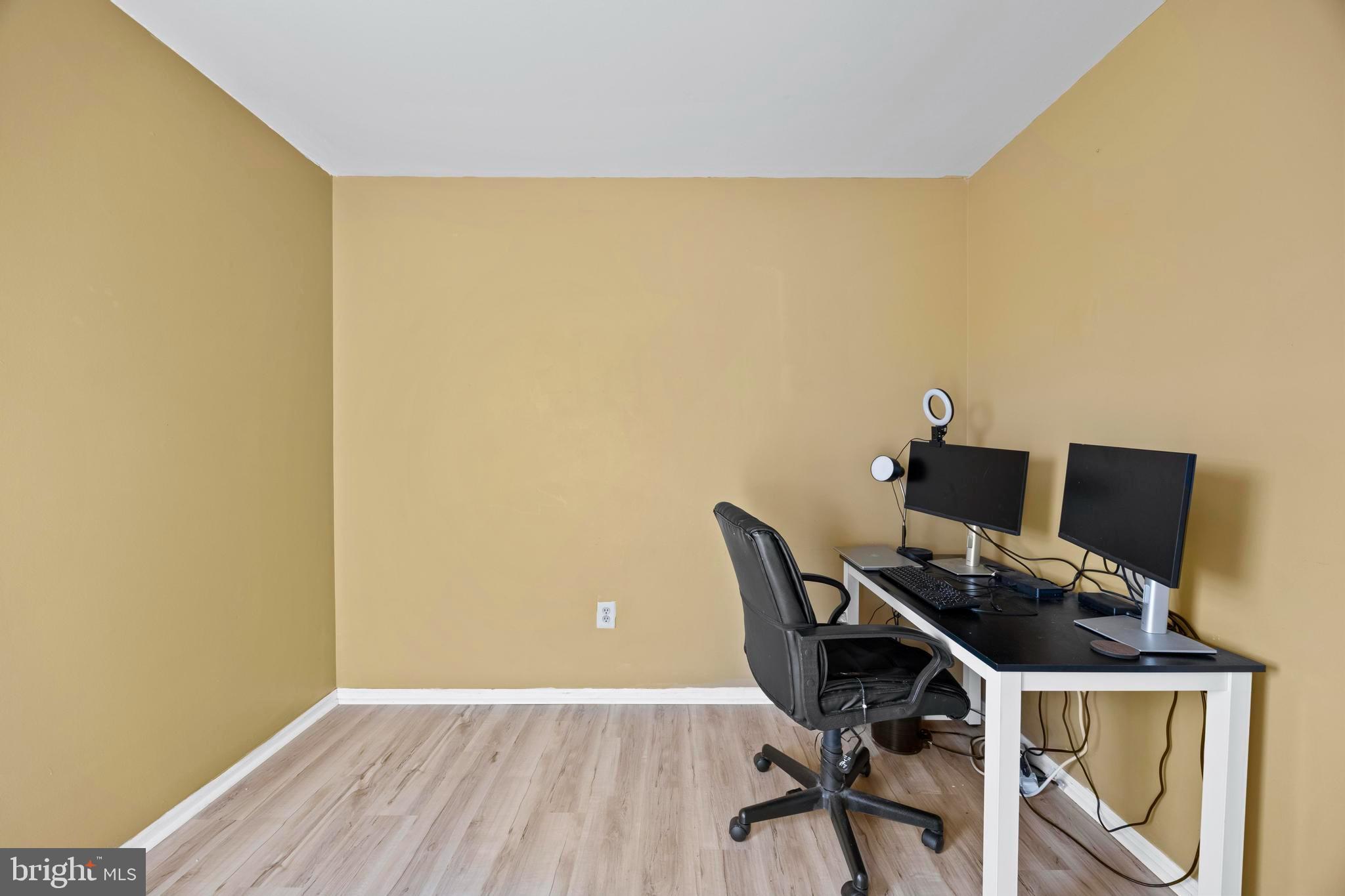 9046 TARPLEYS CIRCLE