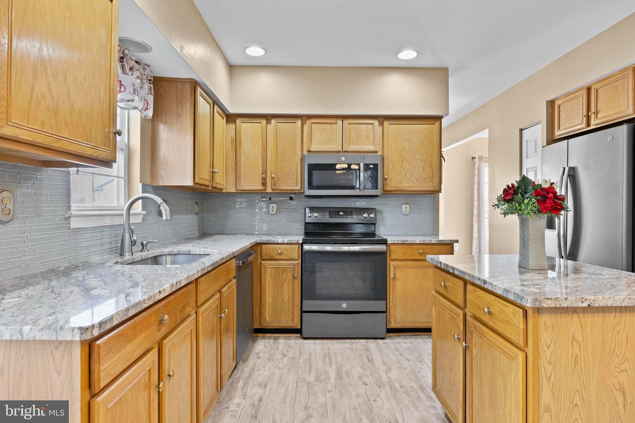 9046 TARPLEYS CIRCLE