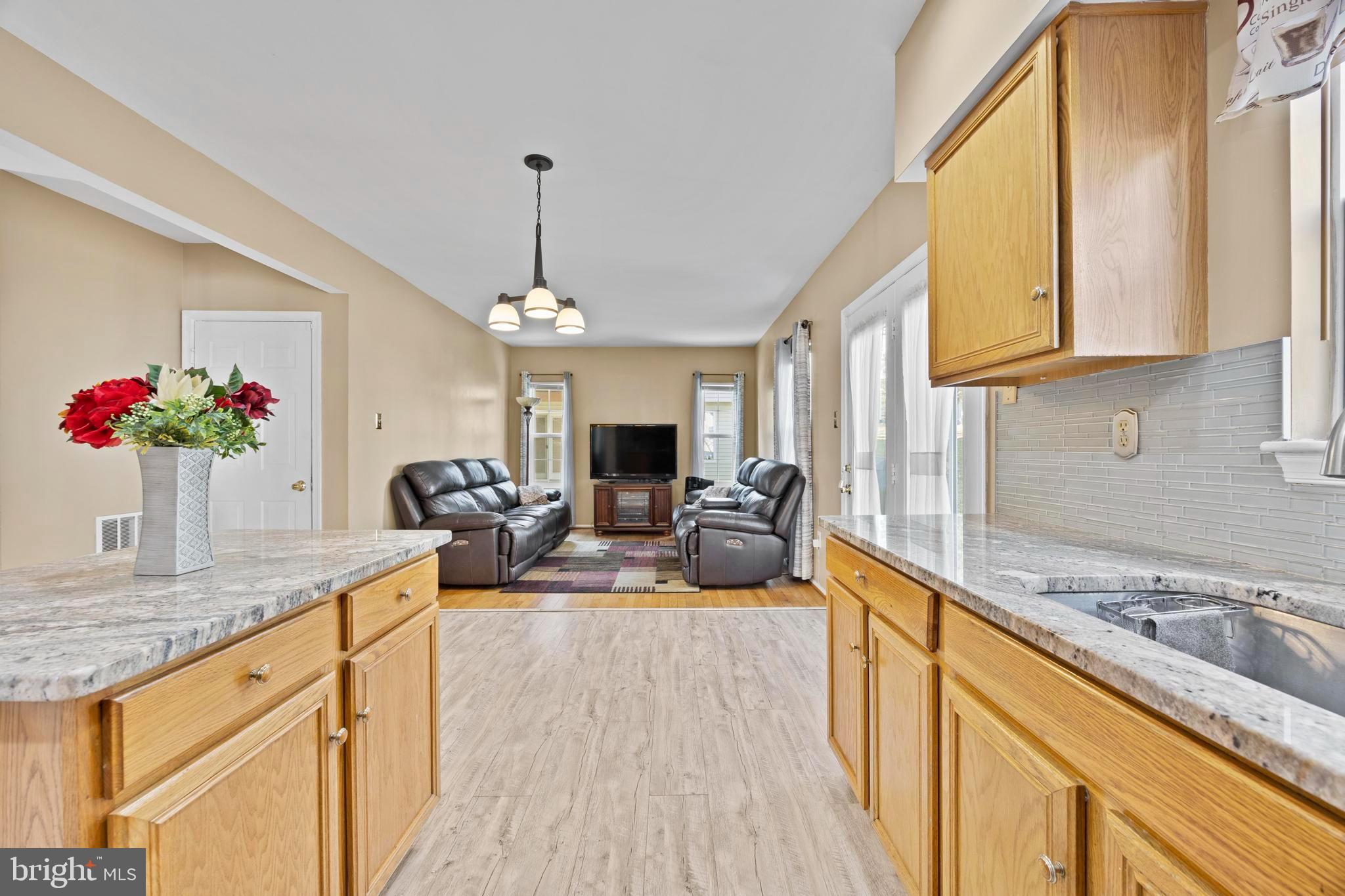 9046 TARPLEYS CIRCLE