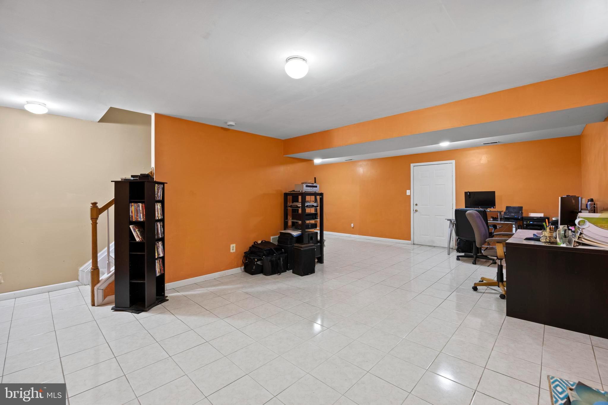 9046 TARPLEYS CIRCLE