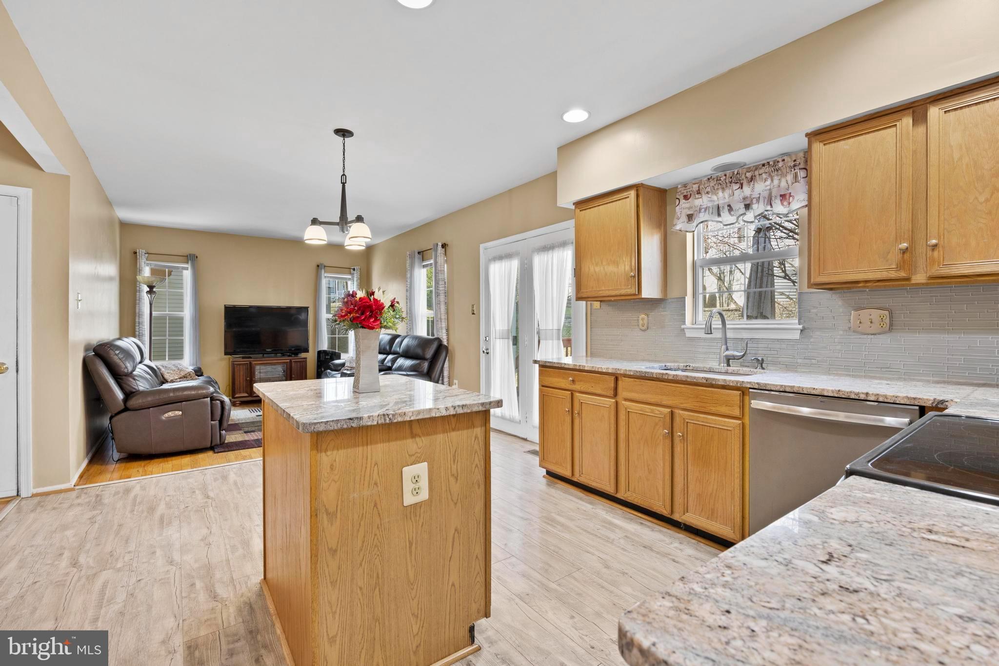 9046 TARPLEYS CIRCLE