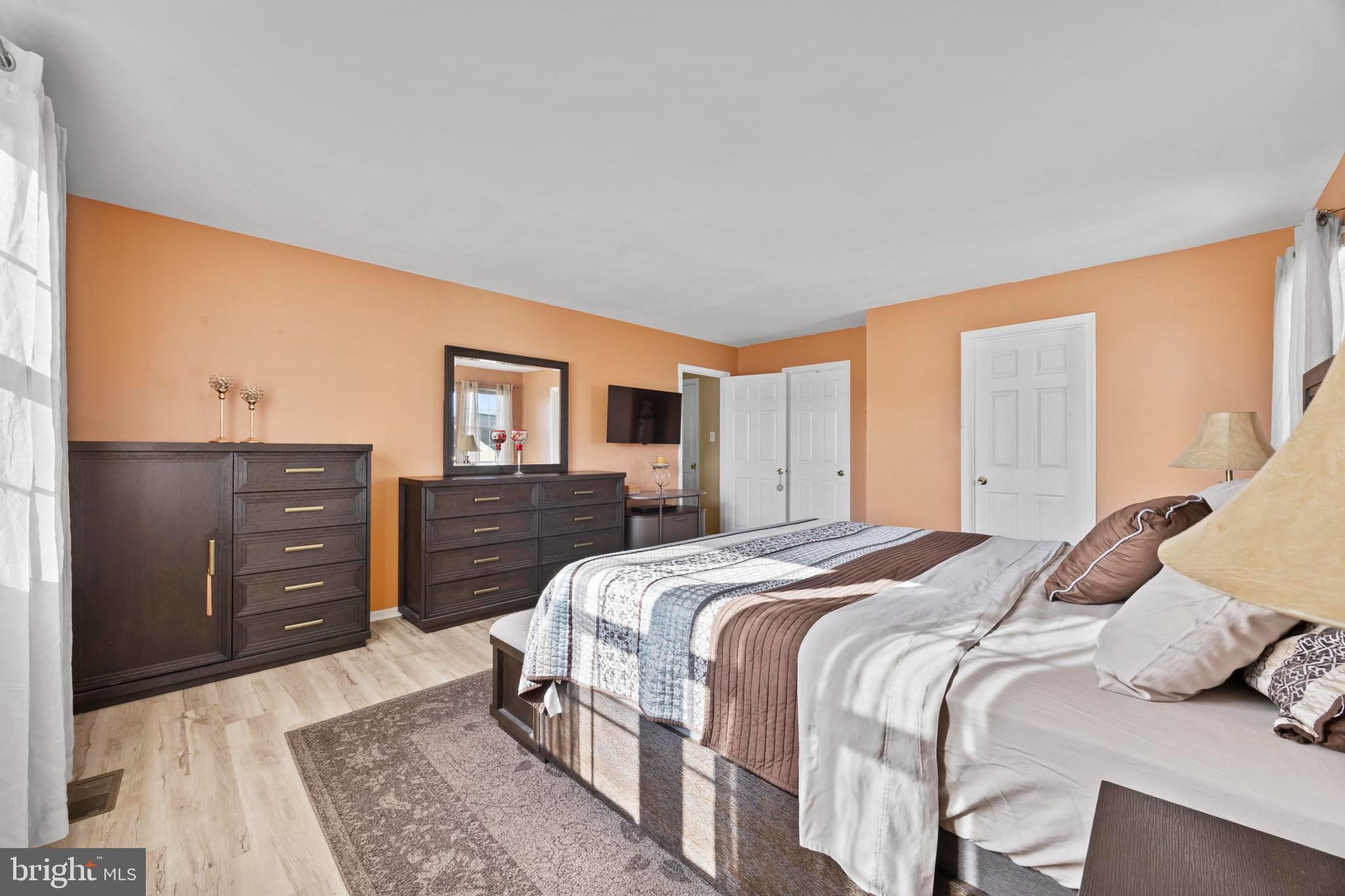 9046 TARPLEYS CIRCLE