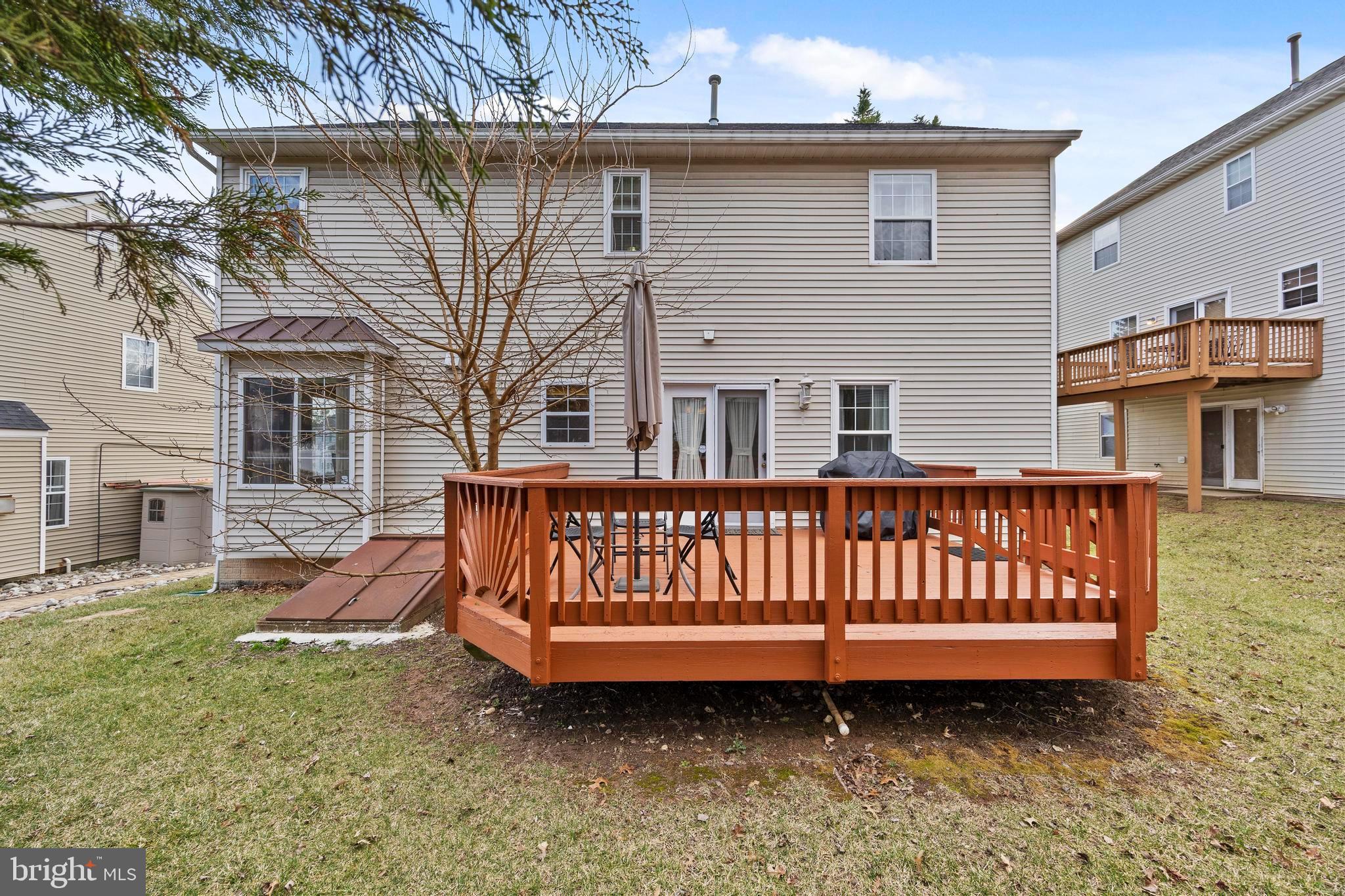 9046 TARPLEYS CIRCLE