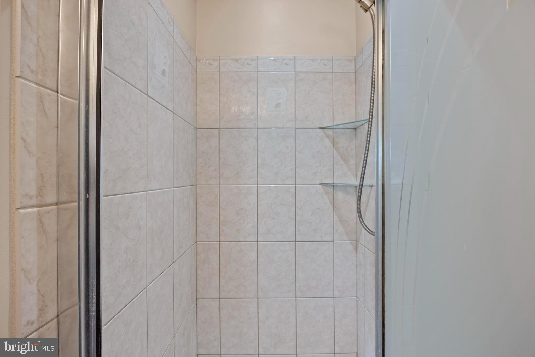 9046 TARPLEYS CIRCLE