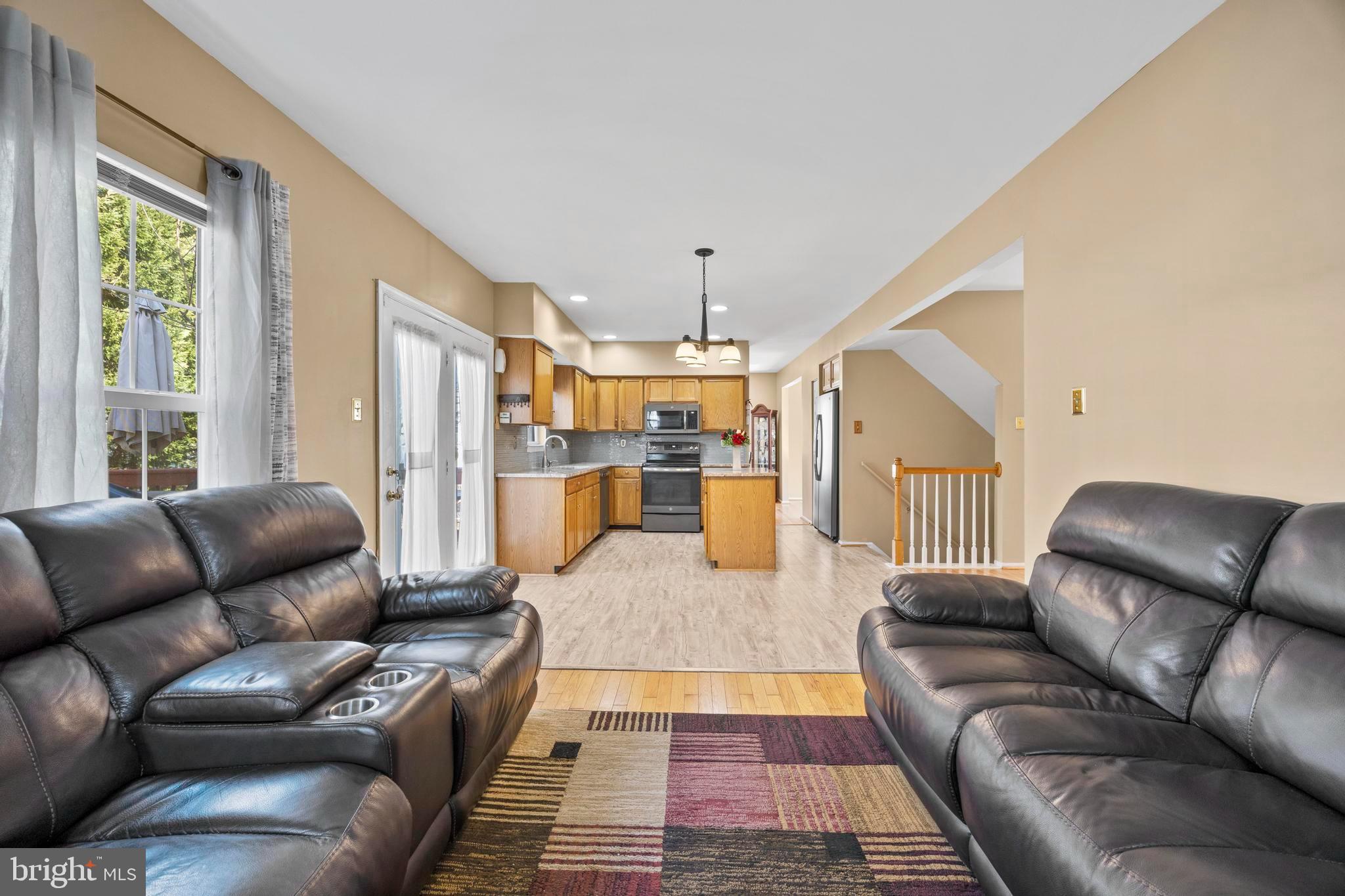 9046 TARPLEYS CIRCLE