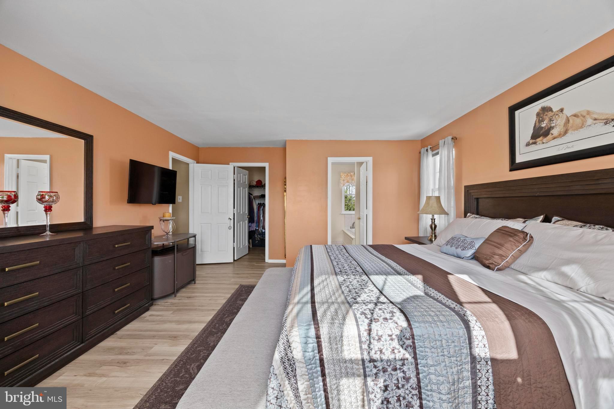 9046 TARPLEYS CIRCLE