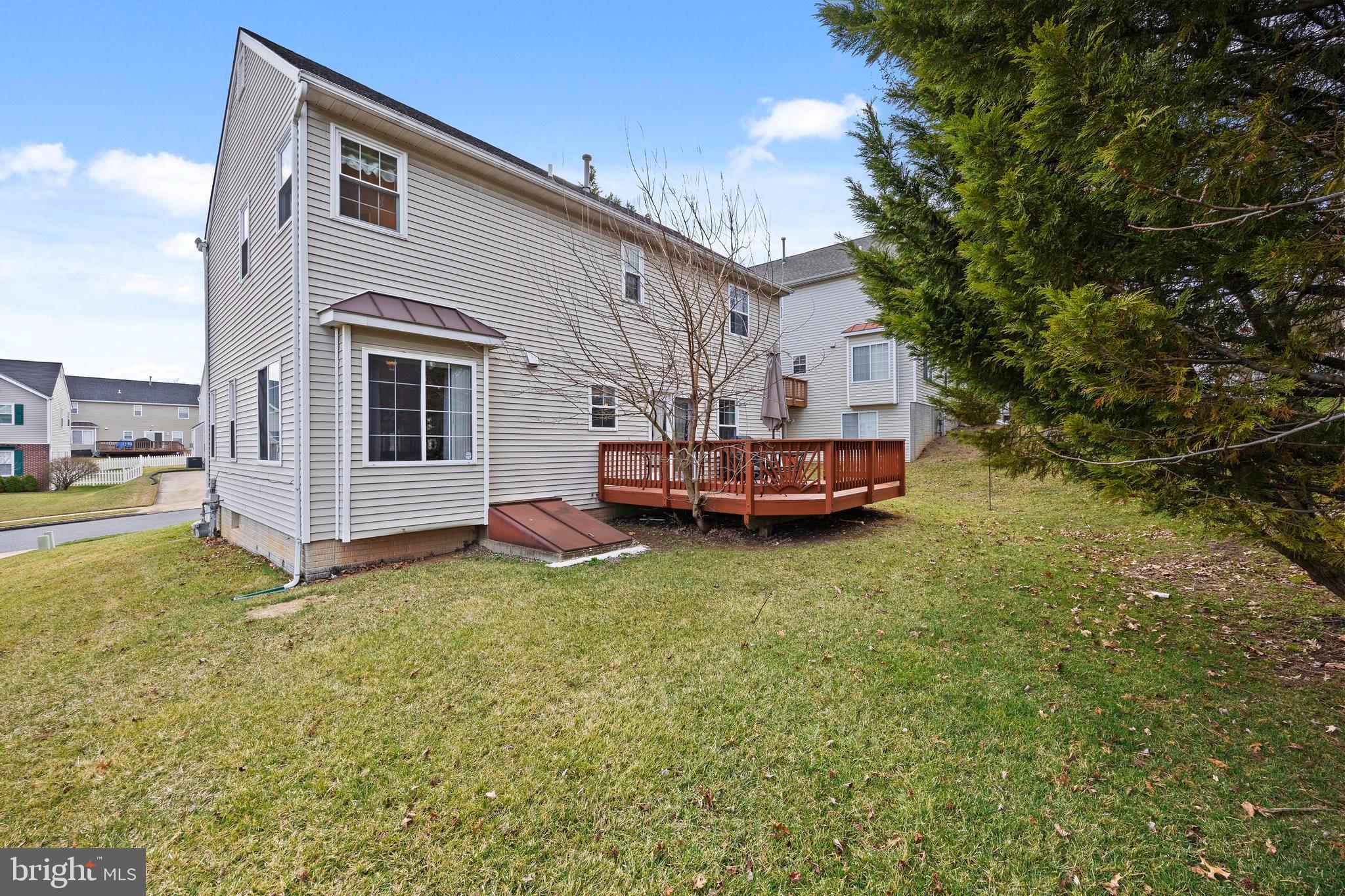 9046 TARPLEYS CIRCLE