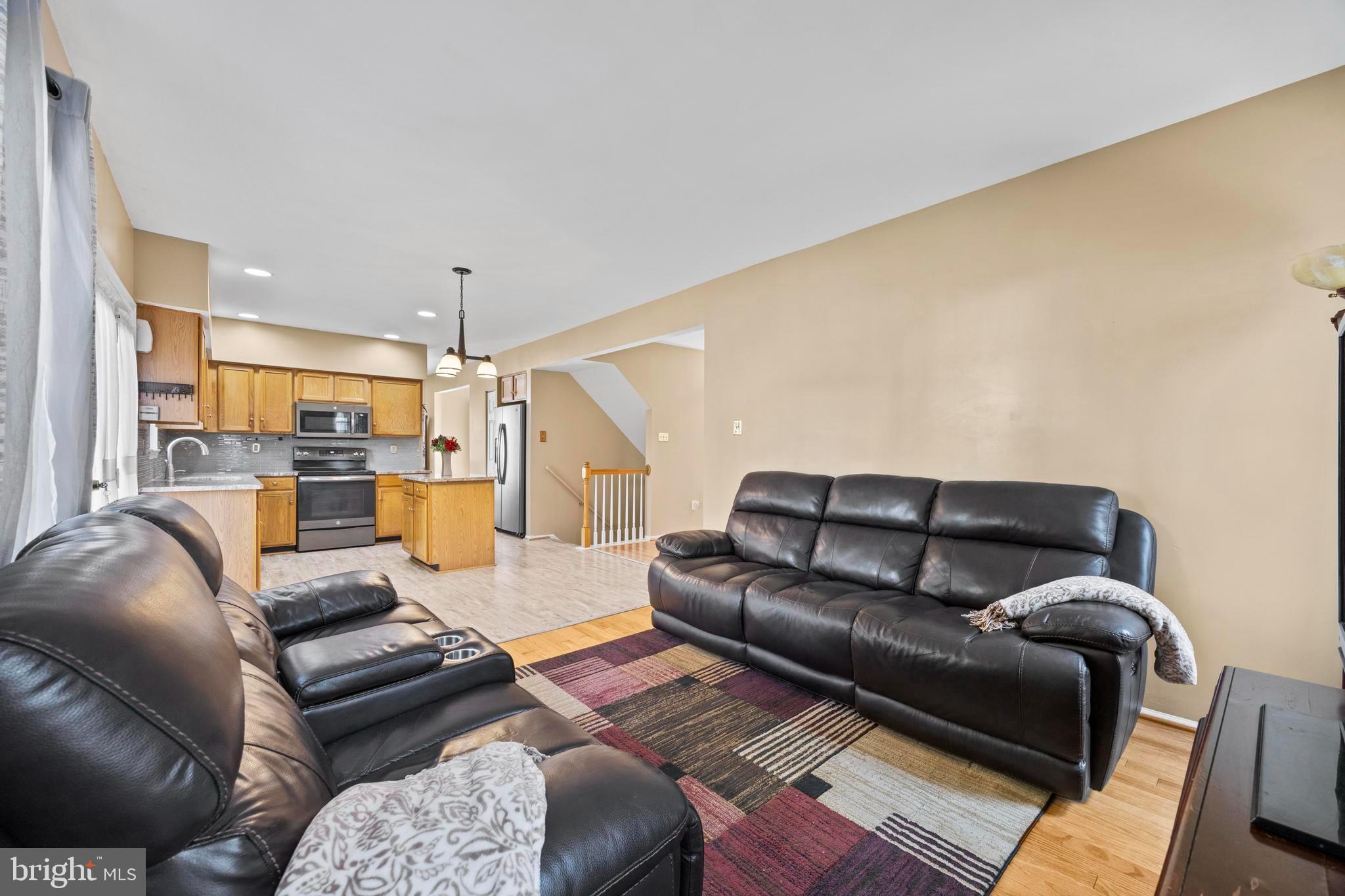 9046 TARPLEYS CIRCLE