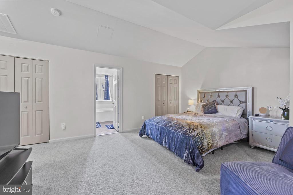 9847 BON HAVEN LANE