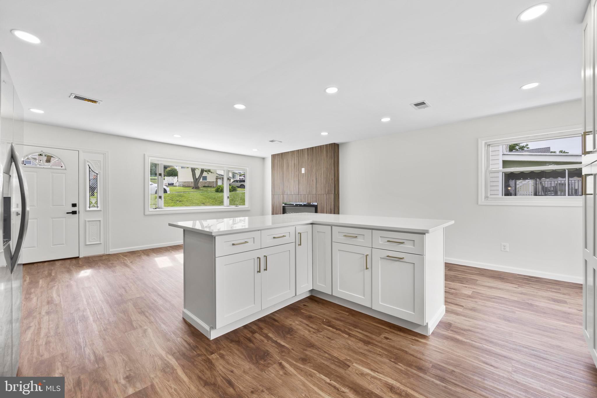 5815 HERON DRIVE