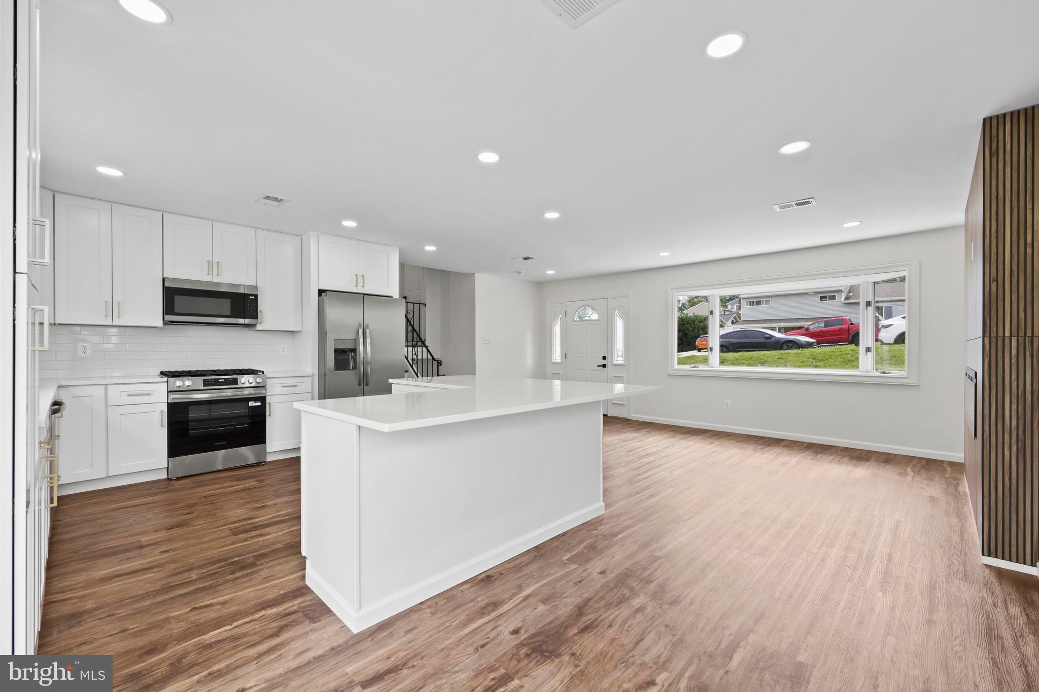 5815 HERON DRIVE