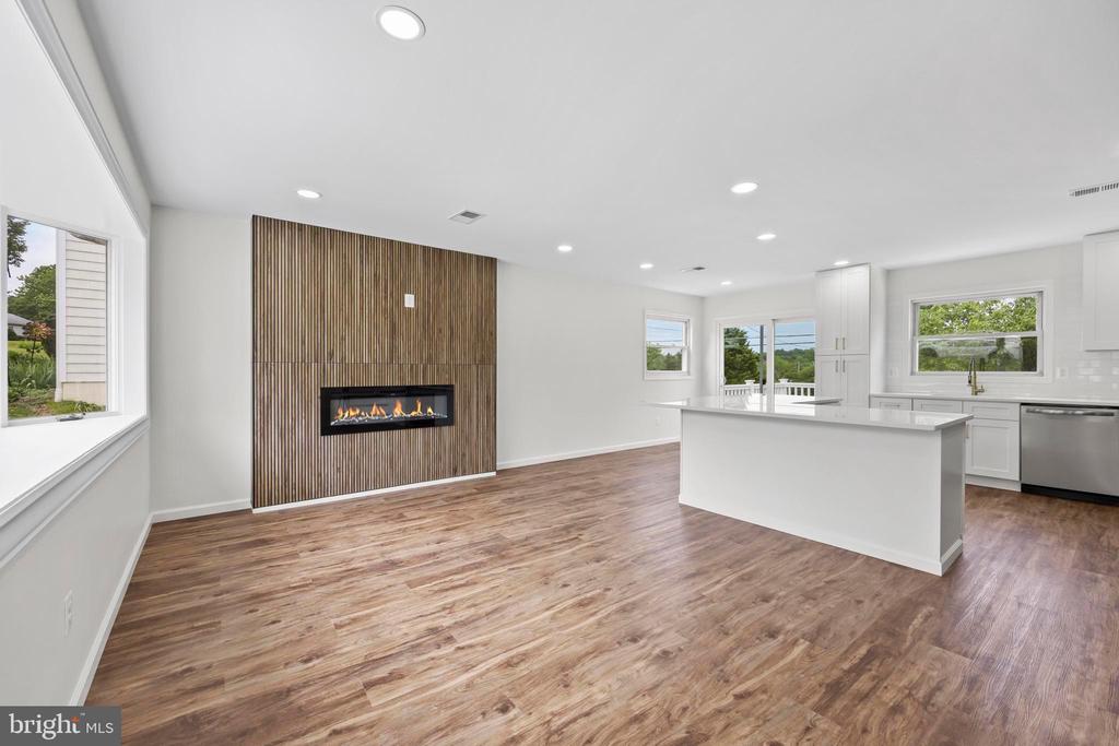 5815 HERON DRIVE