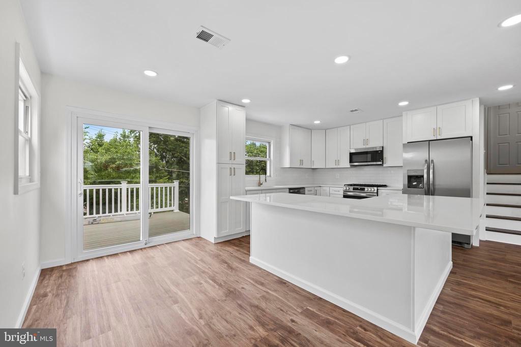 5815 HERON DRIVE