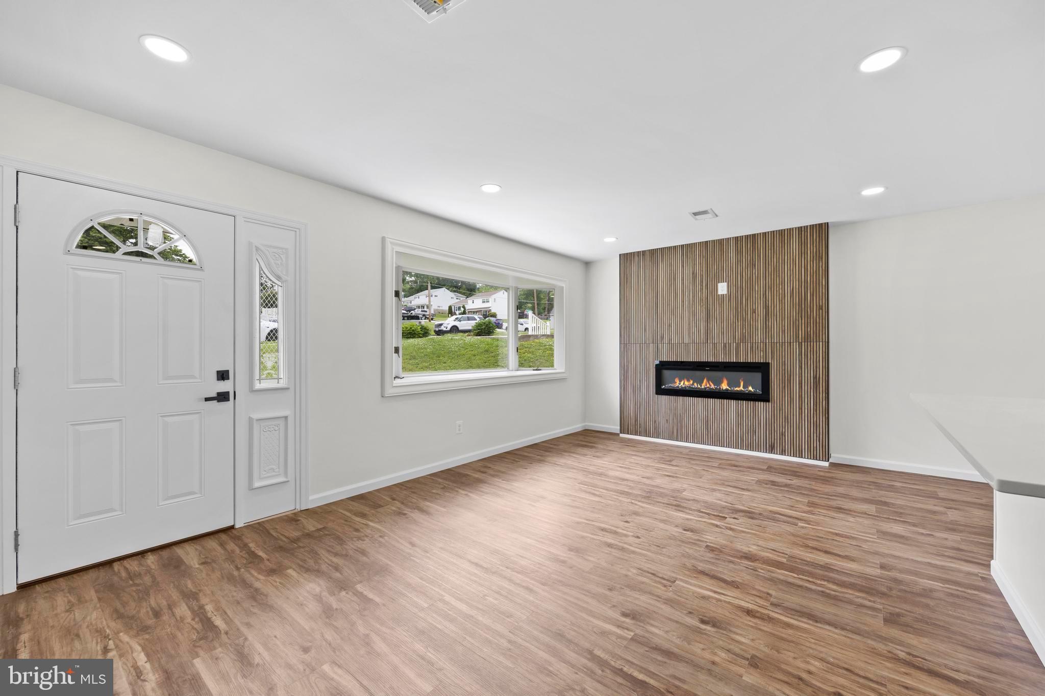 5815 HERON DRIVE