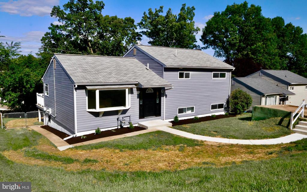 5815 HERON DRIVE