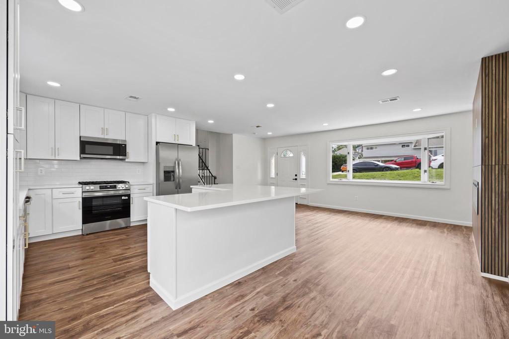 5815 HERON DRIVE