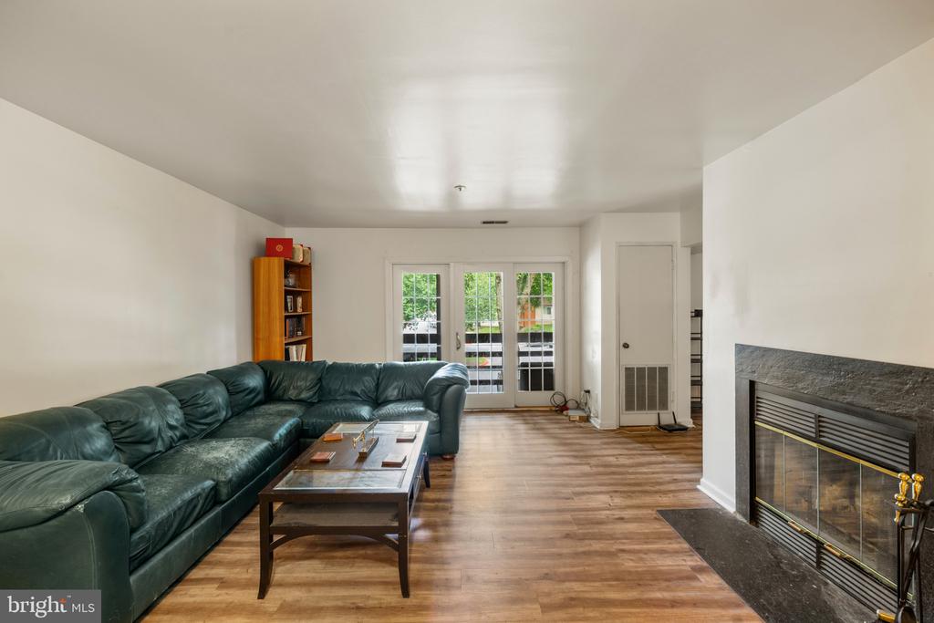 4924 COLUMBIA ROAD Unit: 5