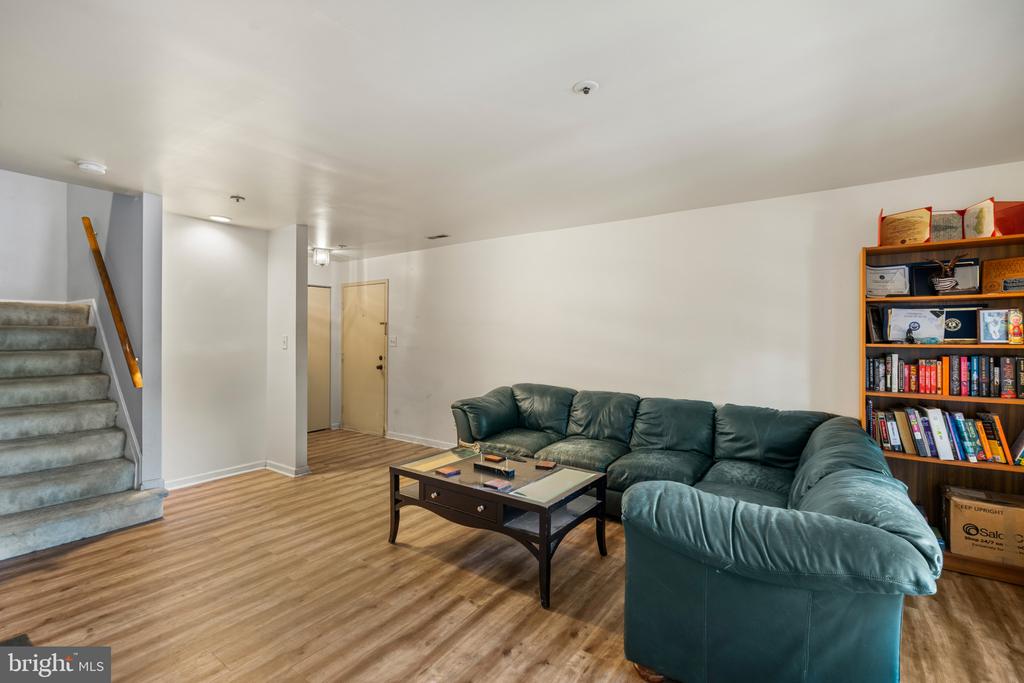 4924 COLUMBIA ROAD Unit: 5