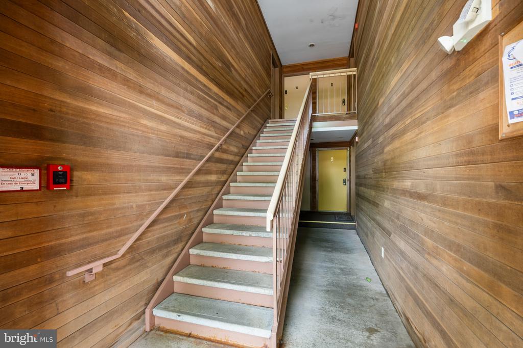 4924 COLUMBIA ROAD Unit: 5