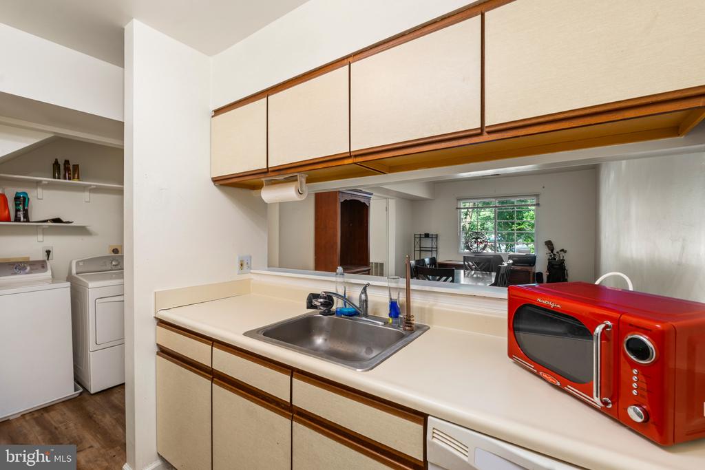 4924 COLUMBIA ROAD Unit: 5