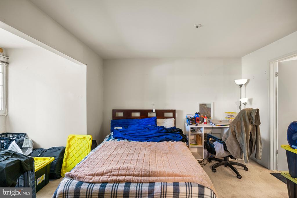 4924 COLUMBIA ROAD Unit: 5