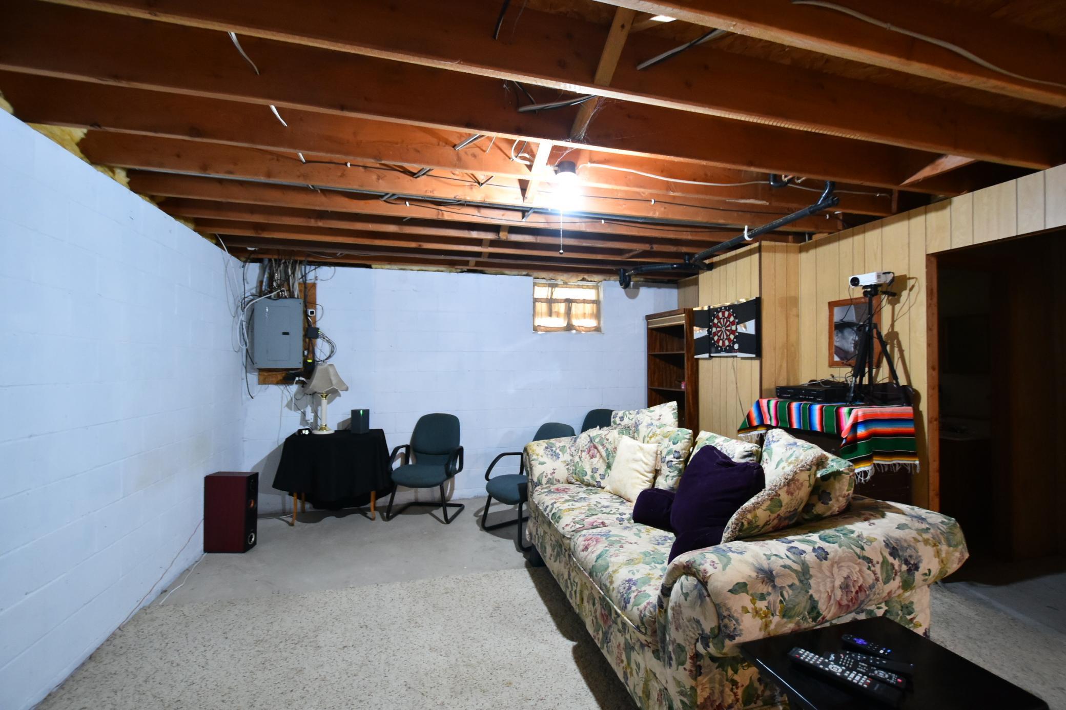 255 Spates Avenue
