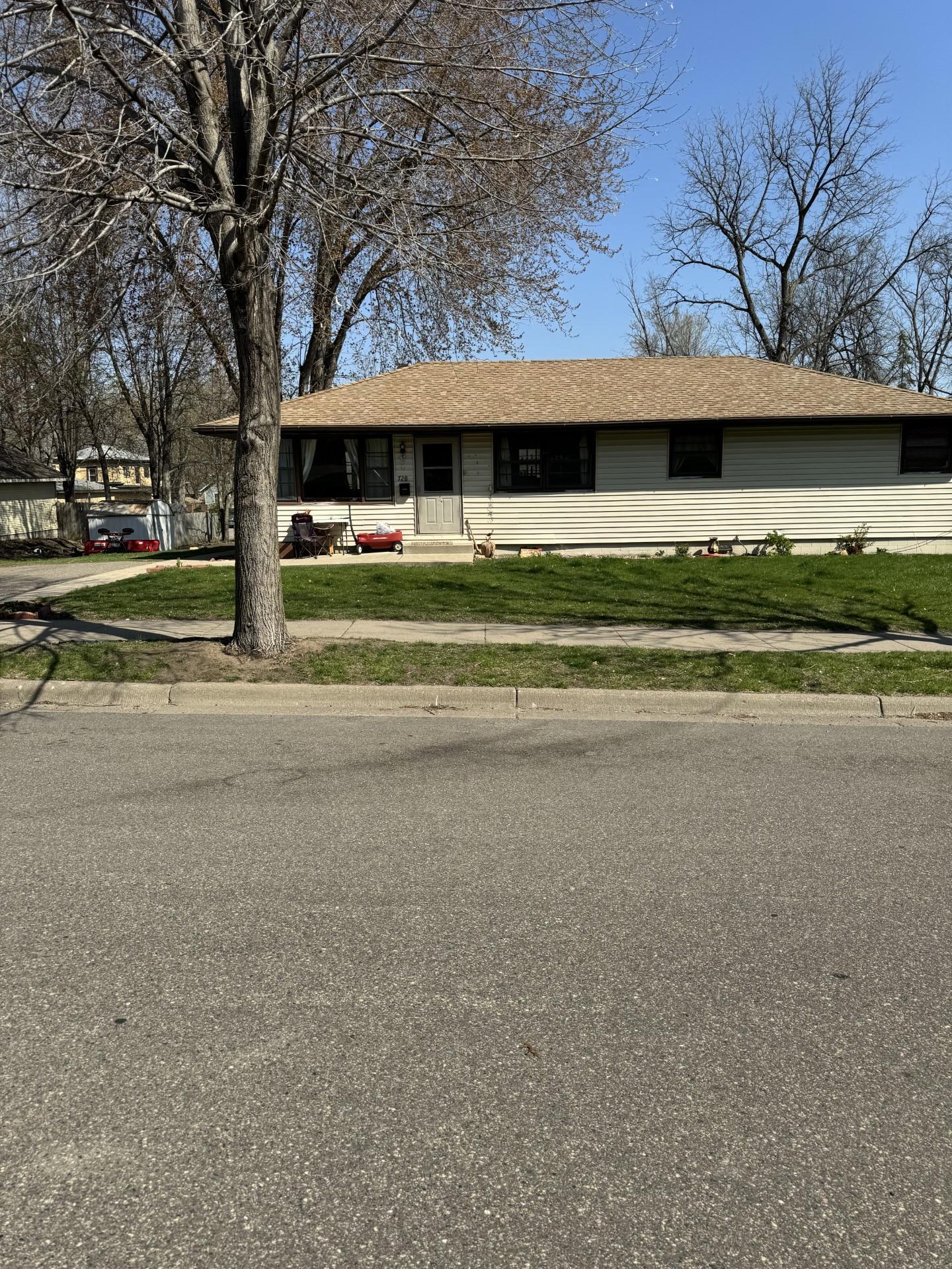 720 11th Street W
