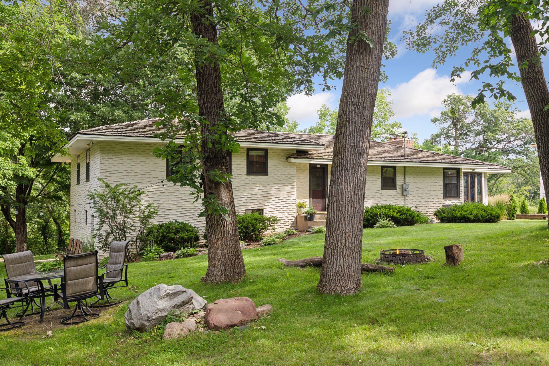 2504 Oakwood Drive