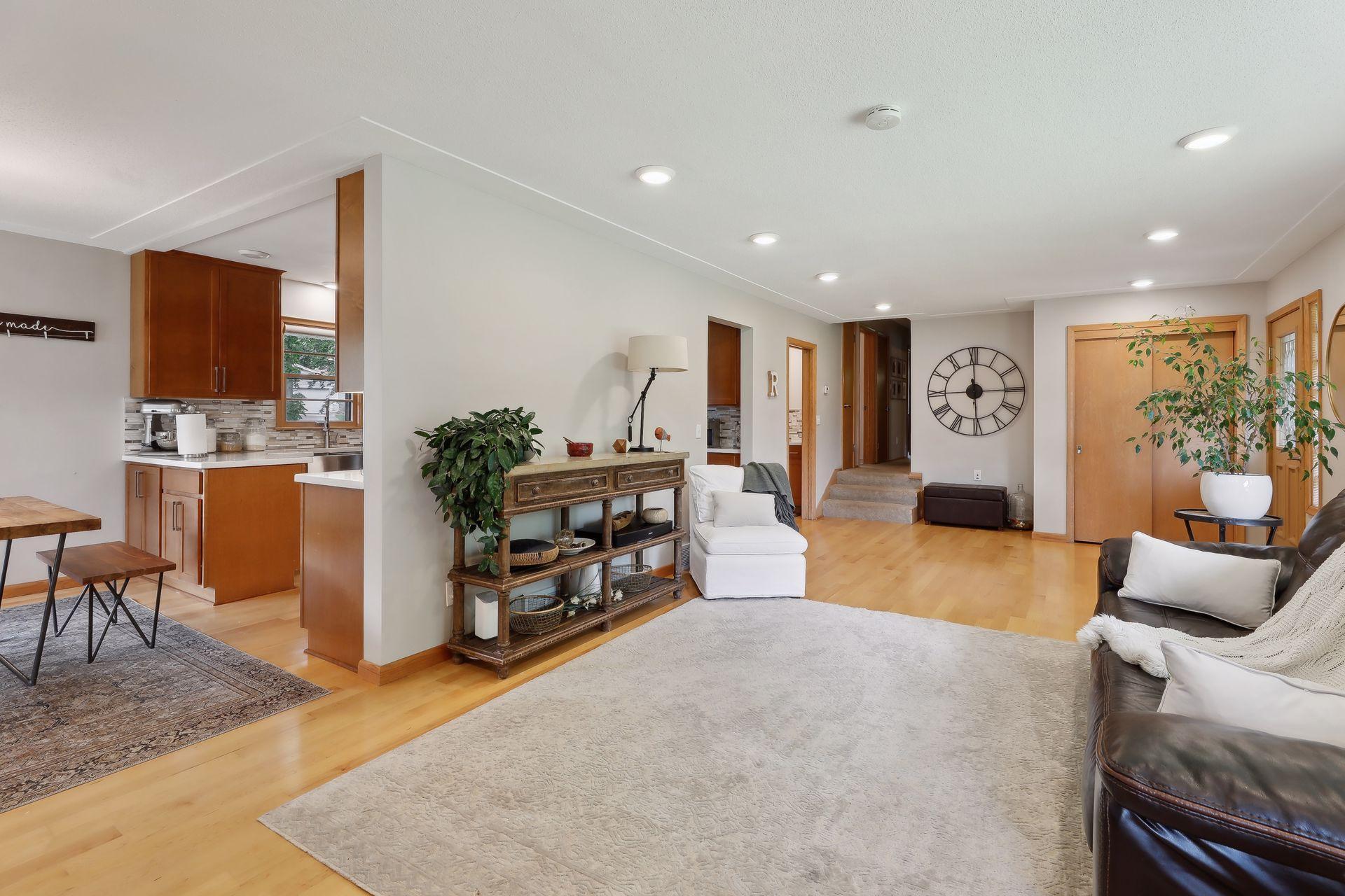 2504 Oakwood Drive