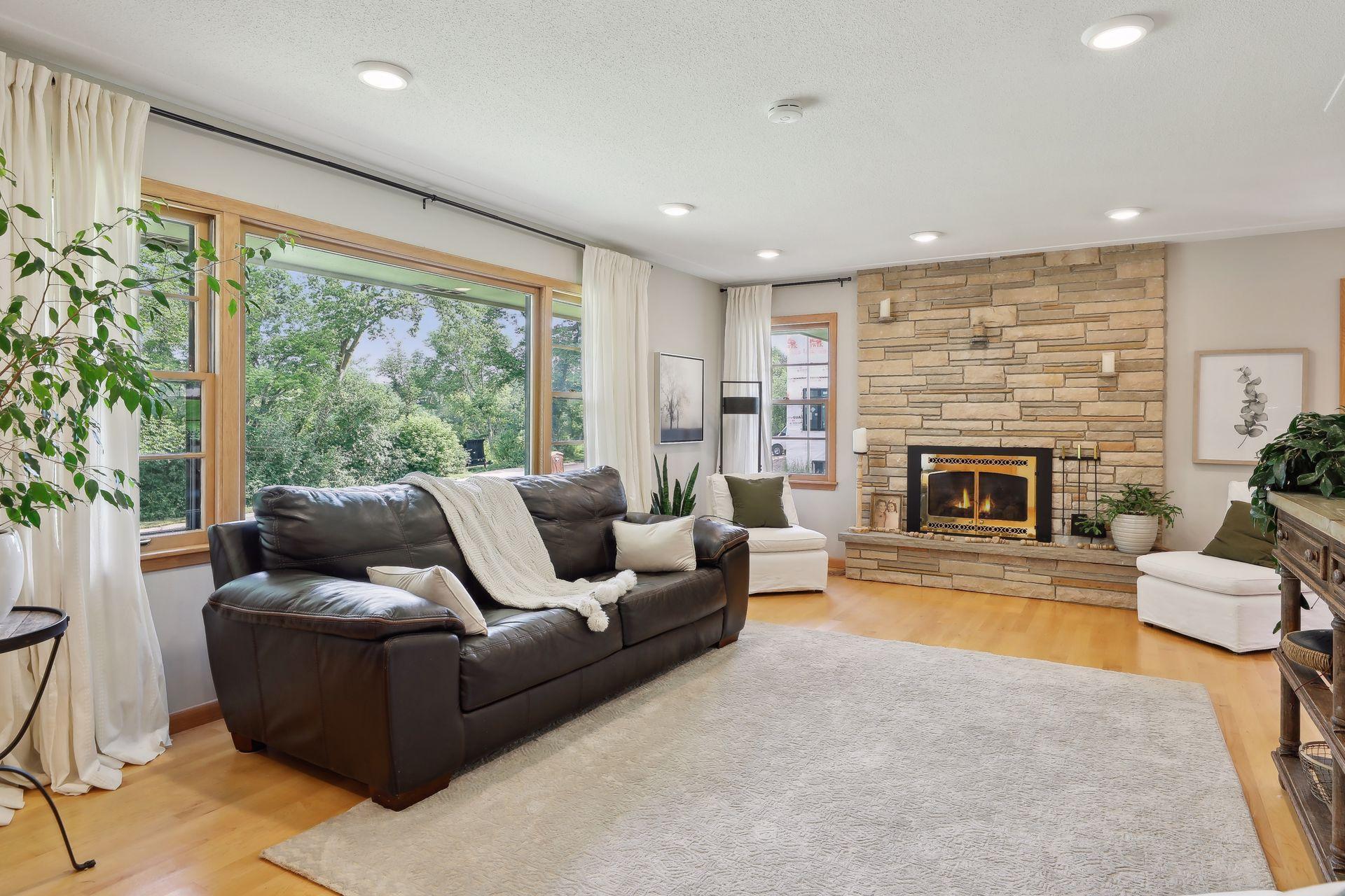 2504 Oakwood Drive