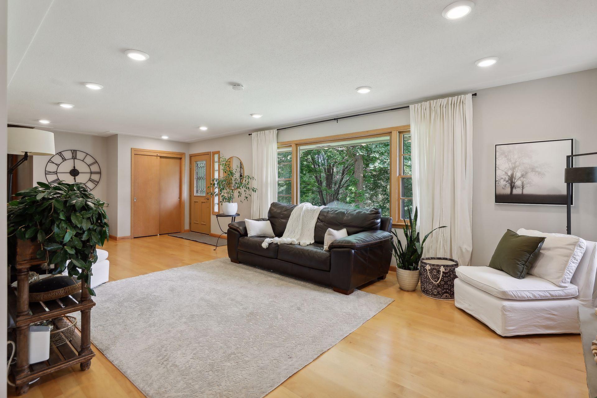 2504 Oakwood Drive