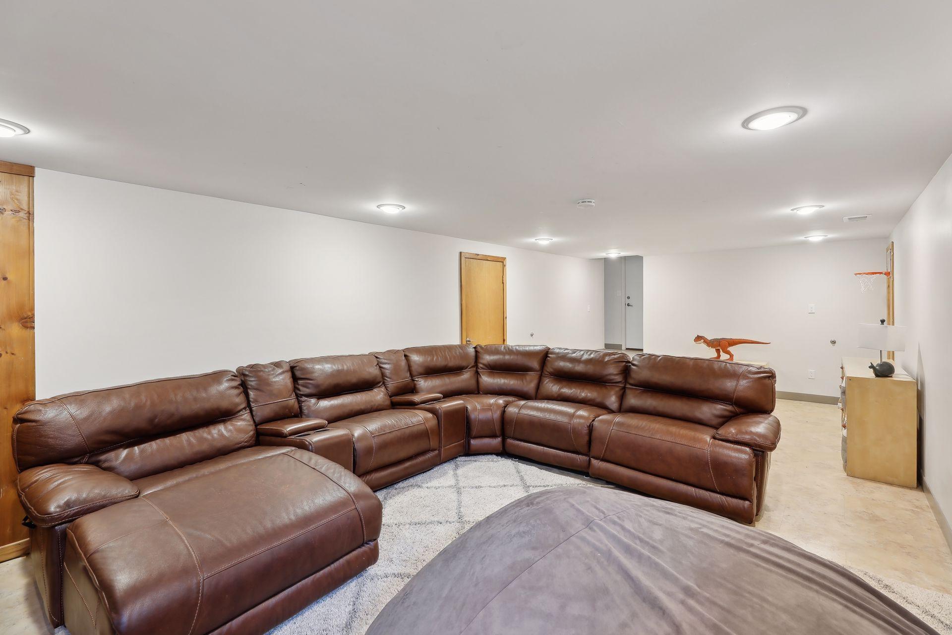 2504 Oakwood Drive