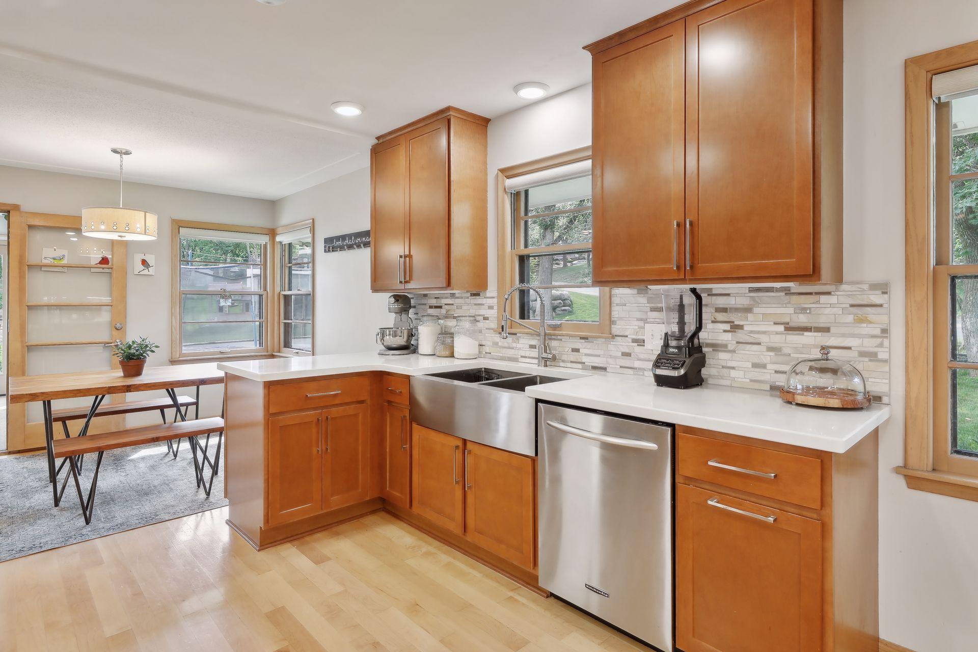 2504 Oakwood Drive