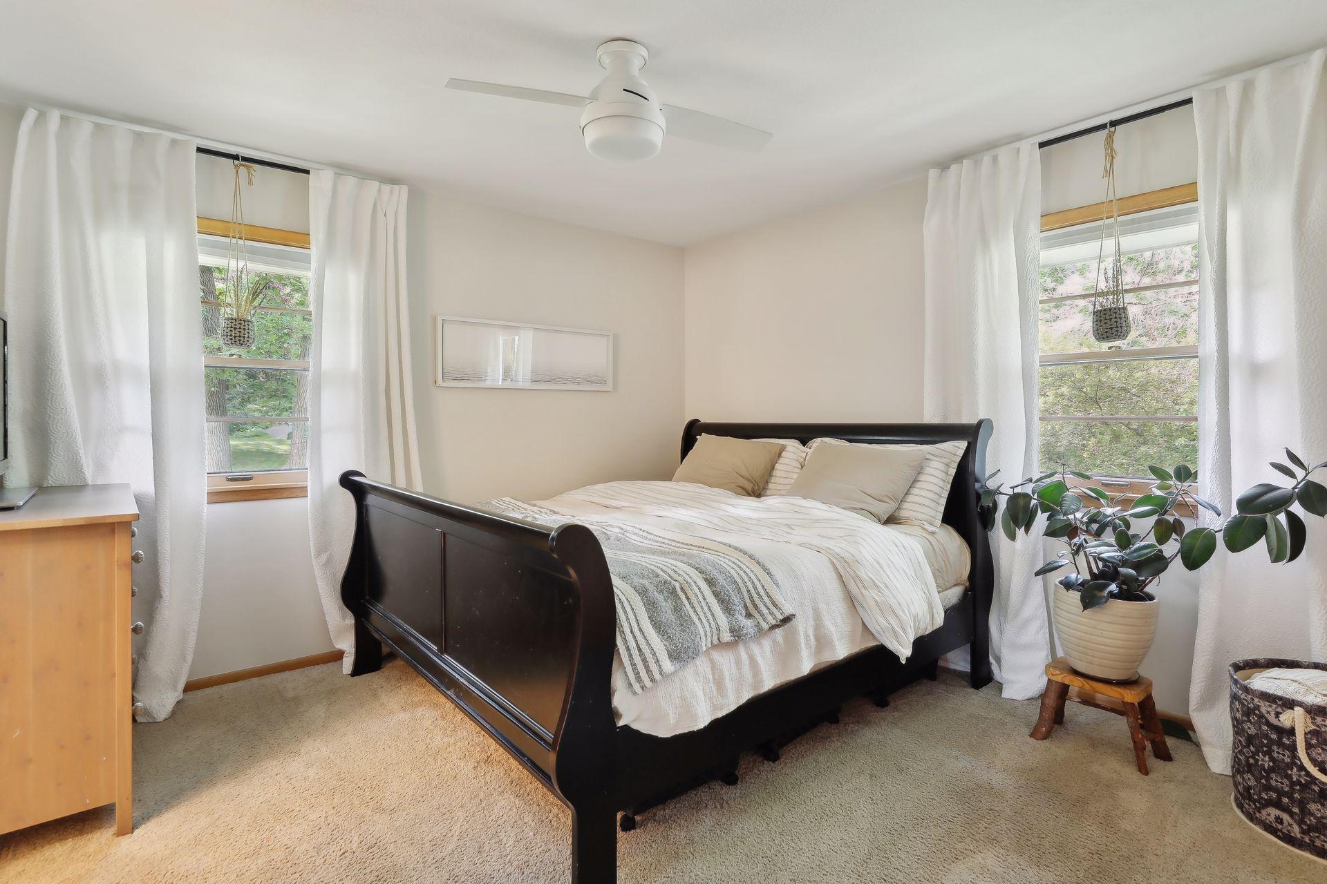 2504 Oakwood Drive