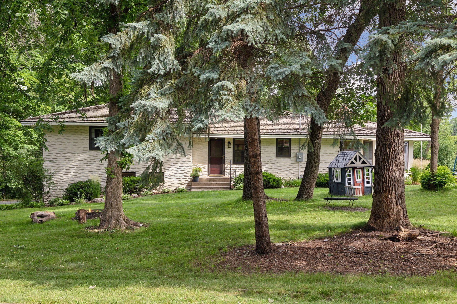 2504 Oakwood Drive
