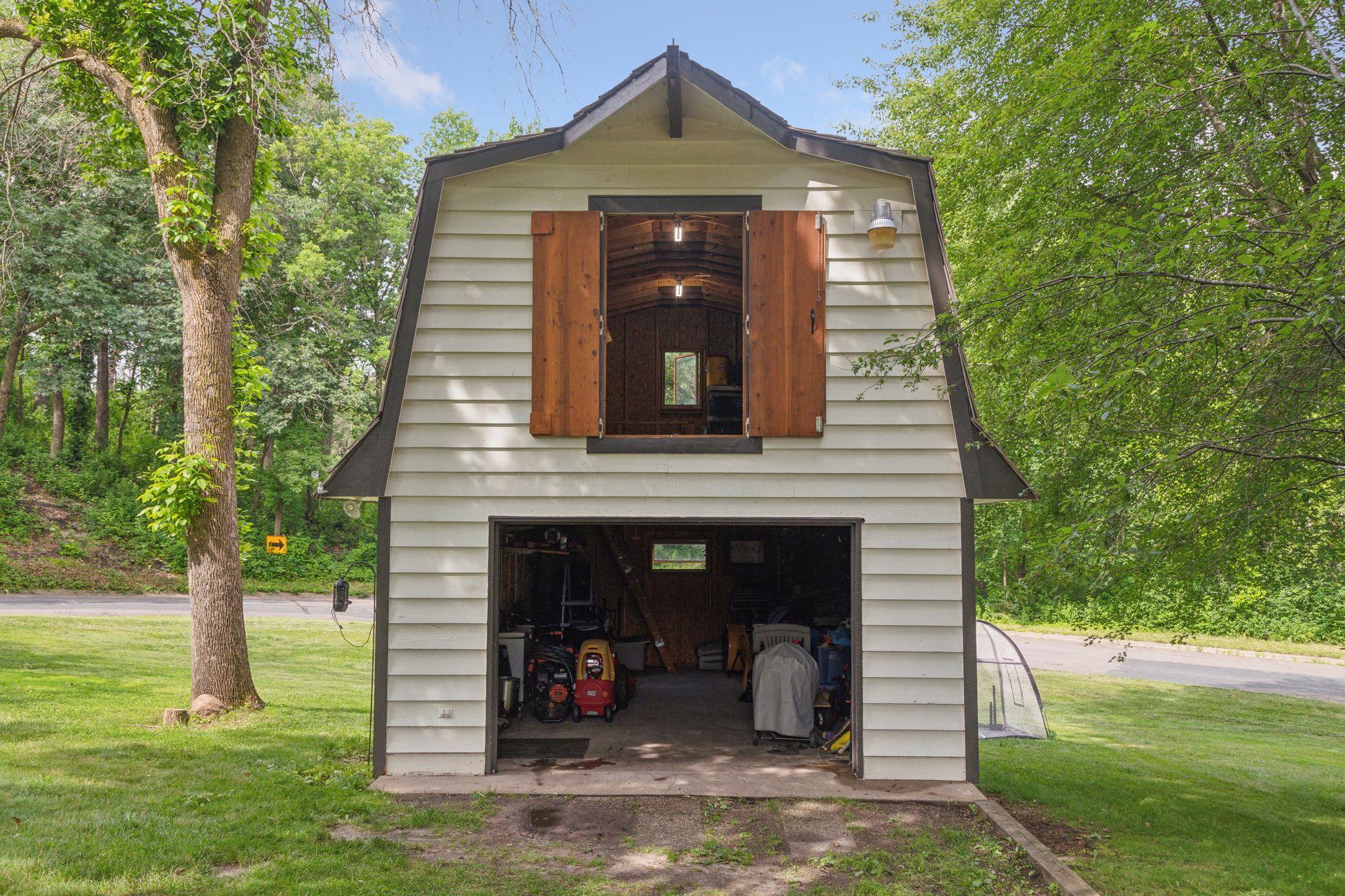 2504 Oakwood Drive