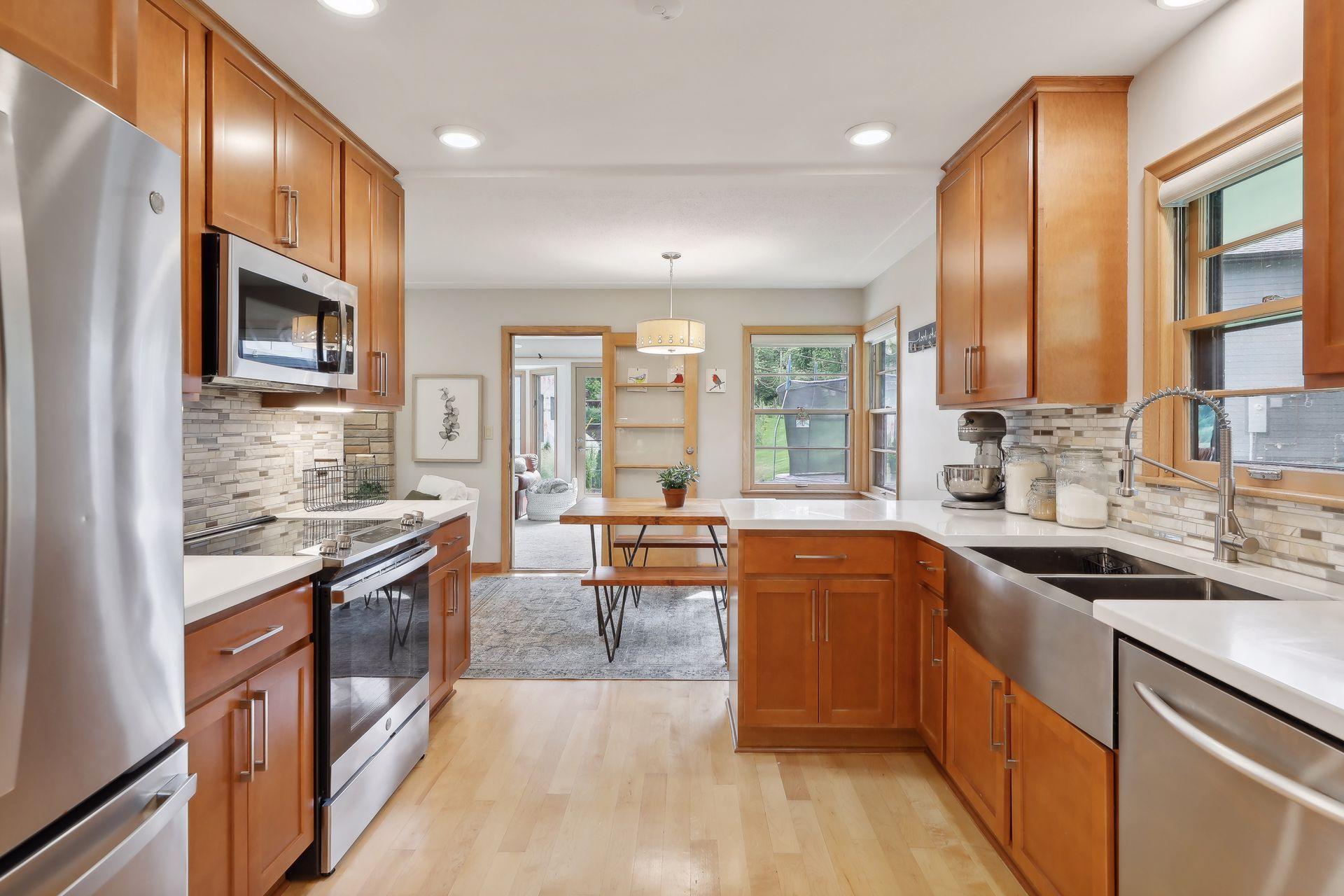 2504 Oakwood Drive