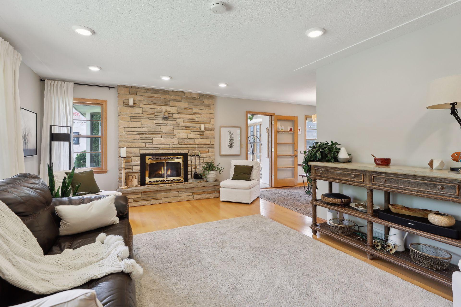 2504 Oakwood Drive