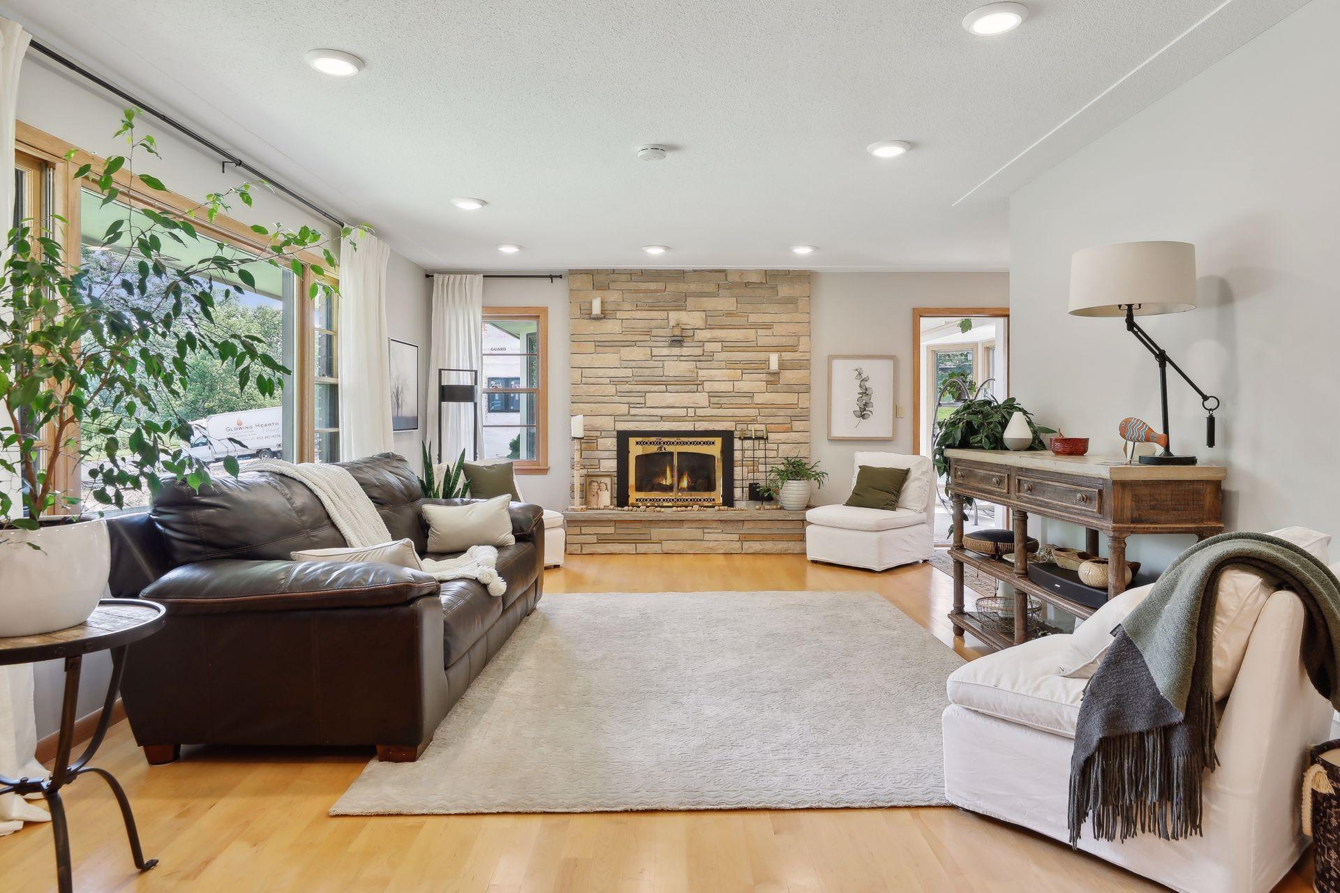 2504 Oakwood Drive