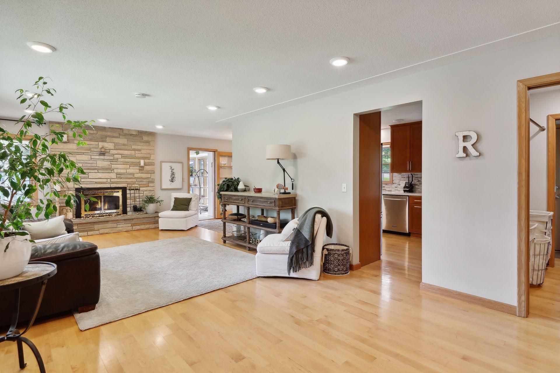 2504 Oakwood Drive